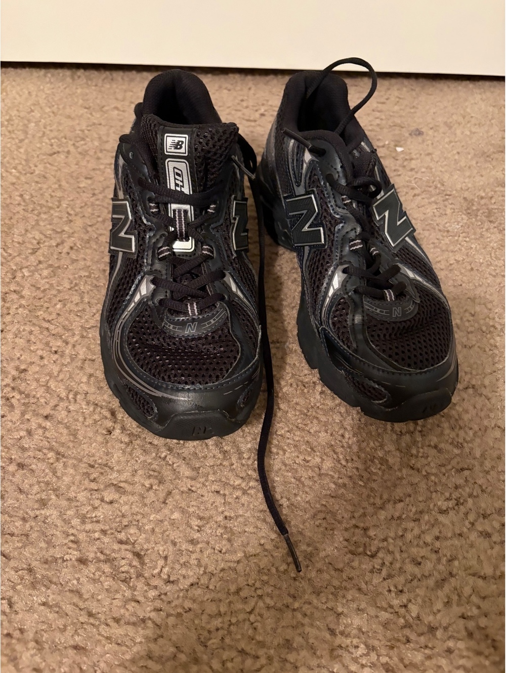 Size 6 New Balance 740 Black Athletic Running Shoes